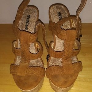 Women's tan wedges 7